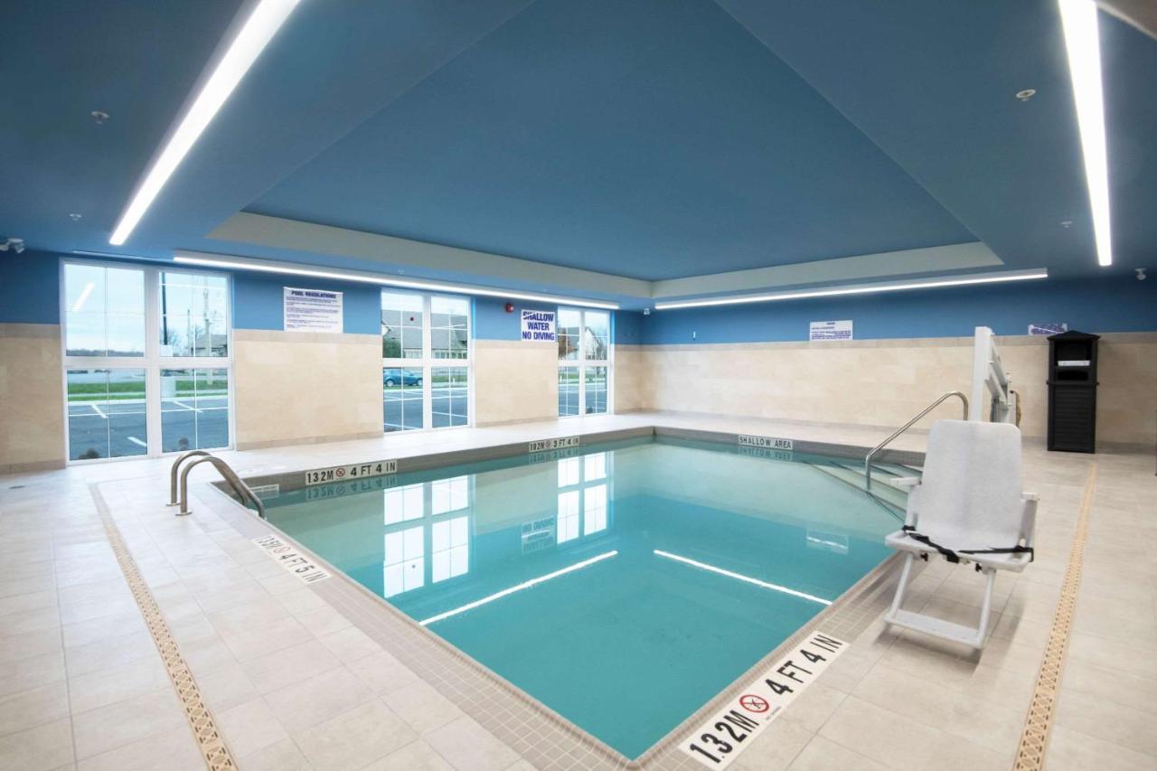 Comfort Inn & Suites Carleton Place المظهر الخارجي الصورة